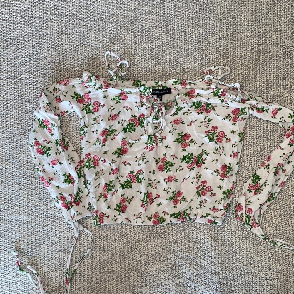 Kendall & Kylie long sleeved crop (worn once)